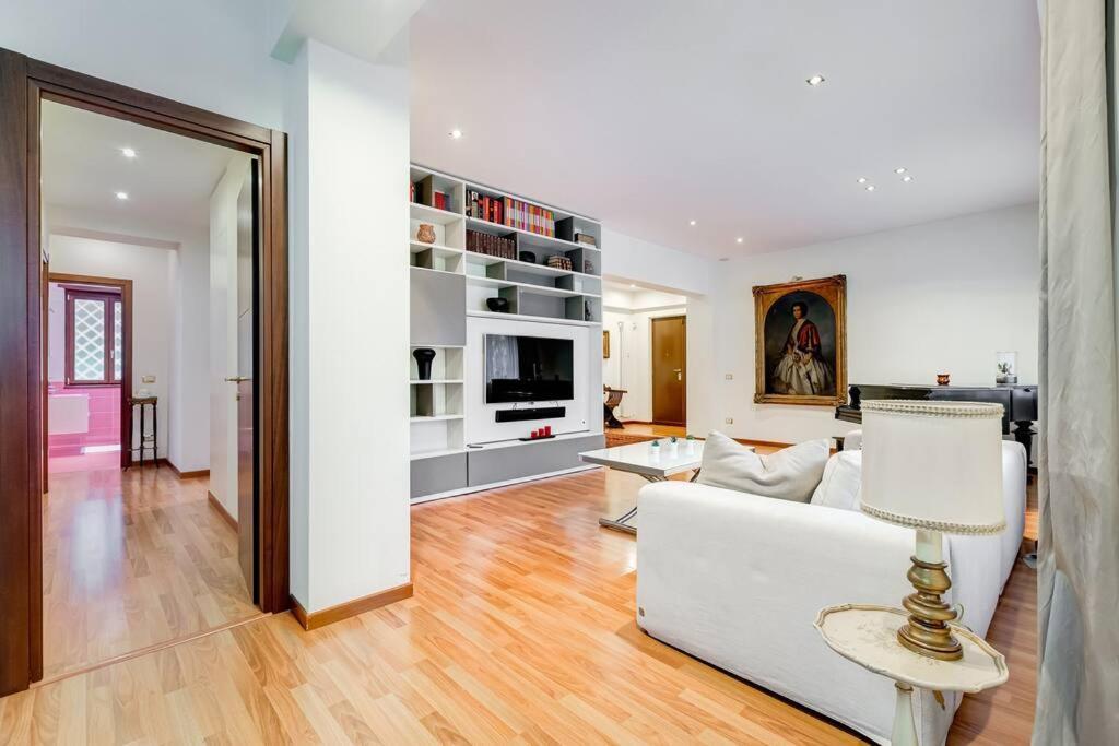 Exclusive Apartment In Eur Lake Ρώμη Εξωτερικό φωτογραφία