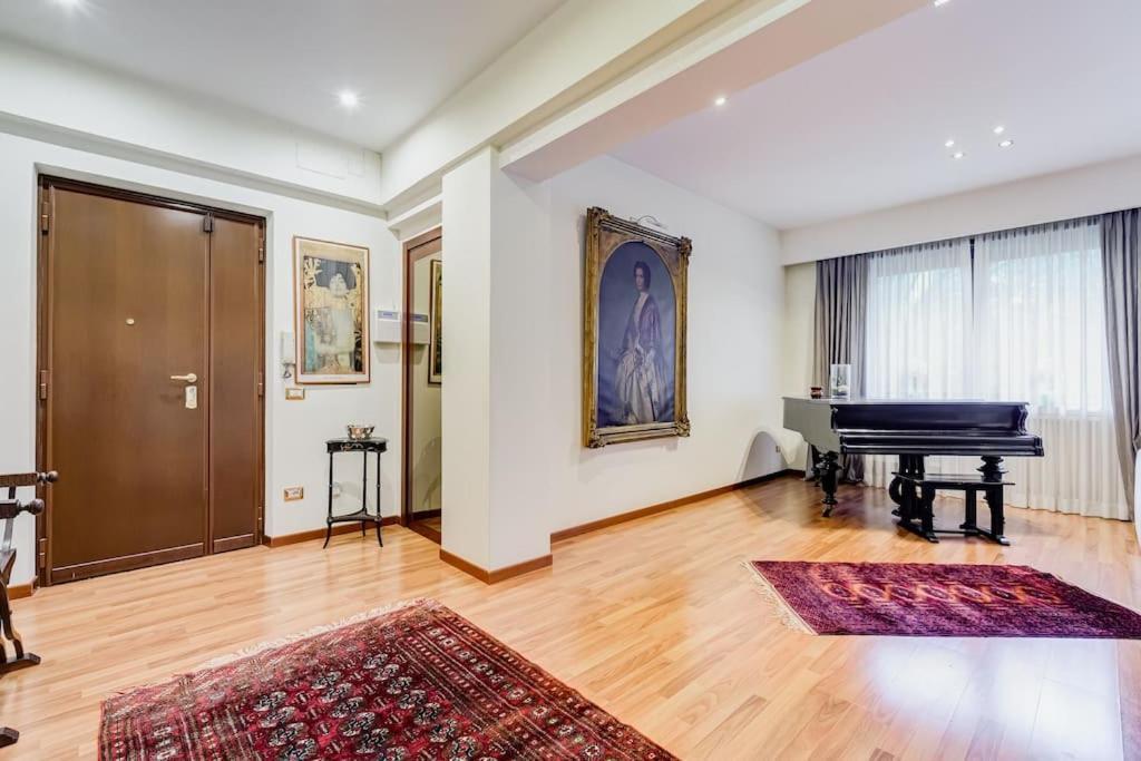 Exclusive Apartment In Eur Lake Ρώμη Εξωτερικό φωτογραφία