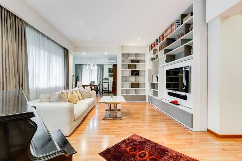 Exclusive Apartment In Eur Lake Ρώμη Εξωτερικό φωτογραφία