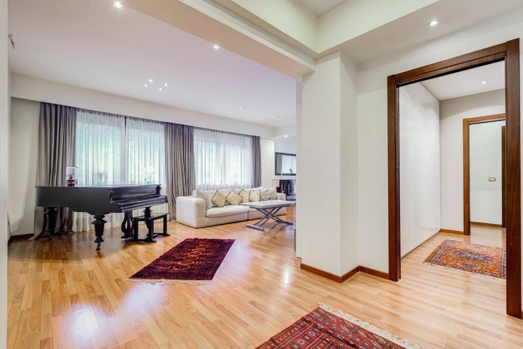 Exclusive Apartment In Eur Lake Ρώμη Εξωτερικό φωτογραφία