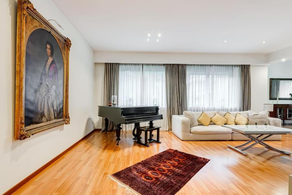Exclusive Apartment In Eur Lake Ρώμη Εξωτερικό φωτογραφία